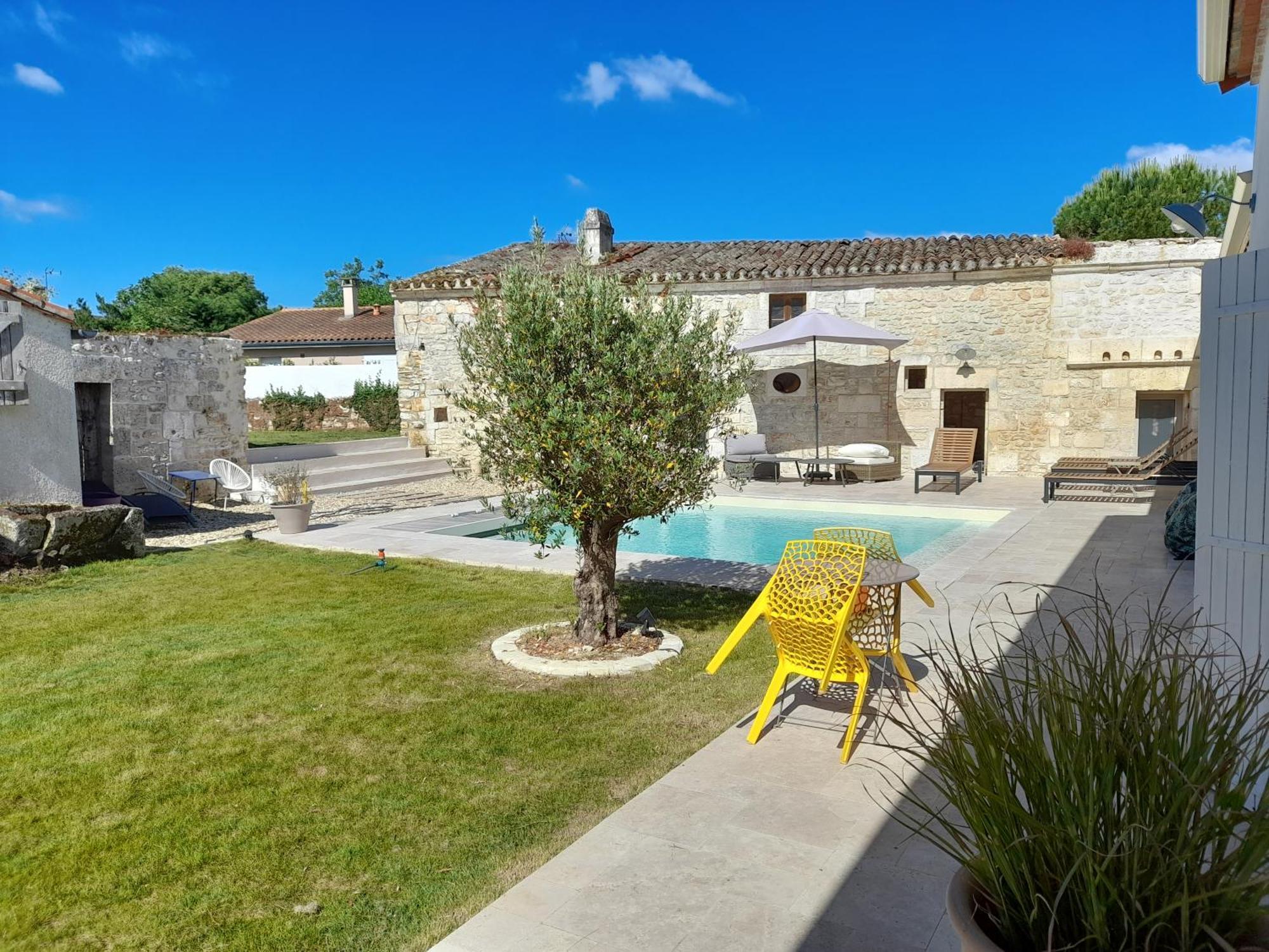 Holiday home Maison Depaysante Au Calme Angouleme Soyaux